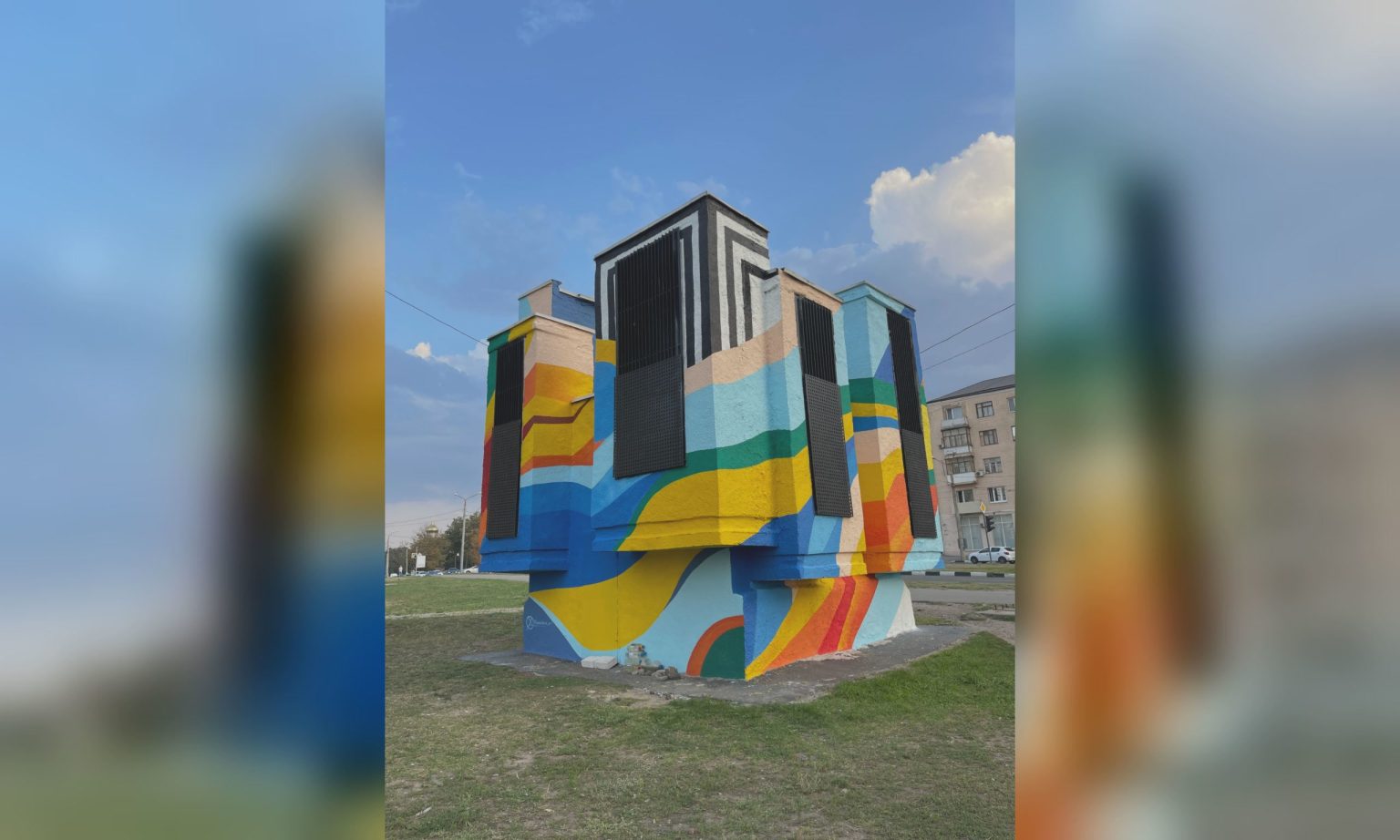 Вместо вентиляционной шахты метро — яркий ярт-объект в Харькове (фото)
