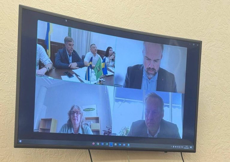 Швеция продолжает поддерживать Харьков