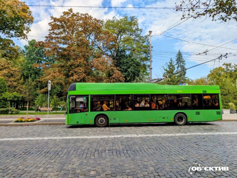Через обстріли в Харкові по-новому їздять трамваї та тролейбуси