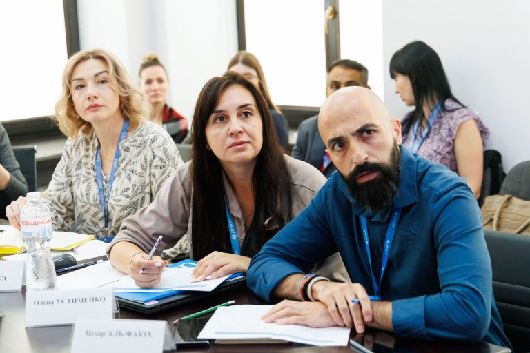 Вчителів на Харківщині вчать надавати психологічну підтримку школярам