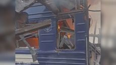 Около 30 раненых, дети в больнице: РФ ударила по вокзалу и поезду в Шостке