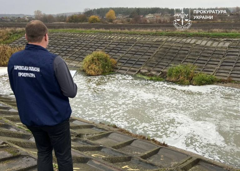 Белое вещество нашли в реке на Харьковщине – началось расследование