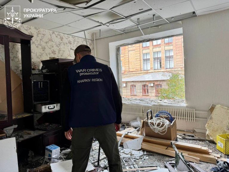 Удар по гуртожитку з переселенцями в Харкові: що за дрон прилетів (фото)