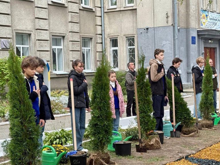 Аллею памяти открыли в Харькове в День защитников и защитниц Украины (фото)