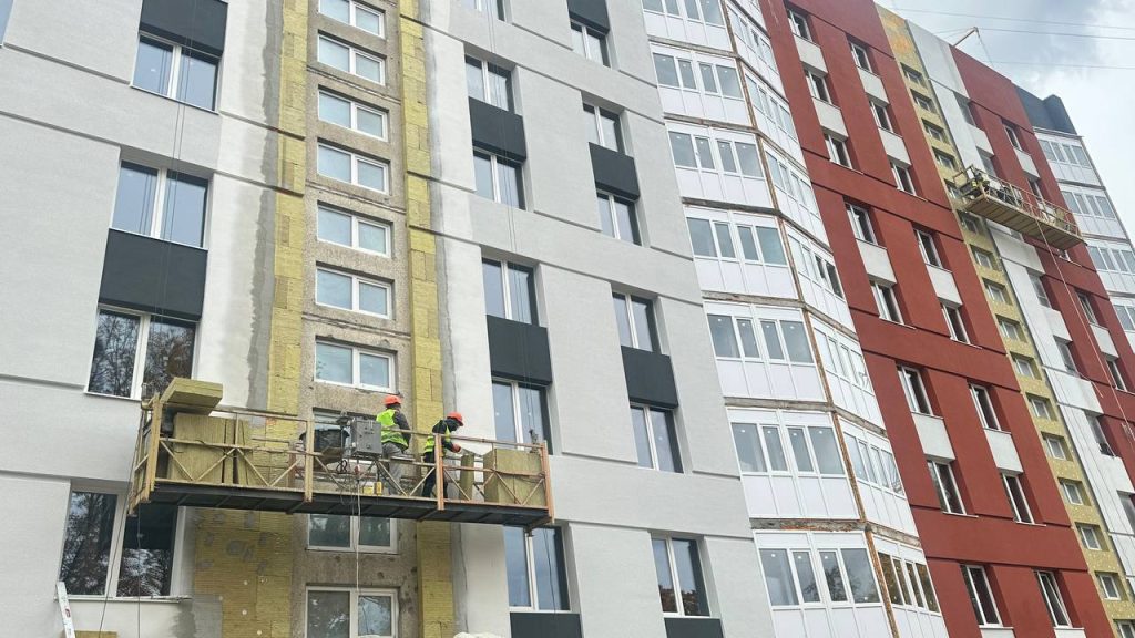 дом восстанавливают в Харькове