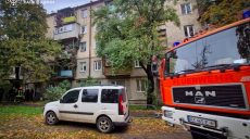 Пожежа у п’ятиповерхівці в Харкові: загинула жінка, ще одну врятували (фото)