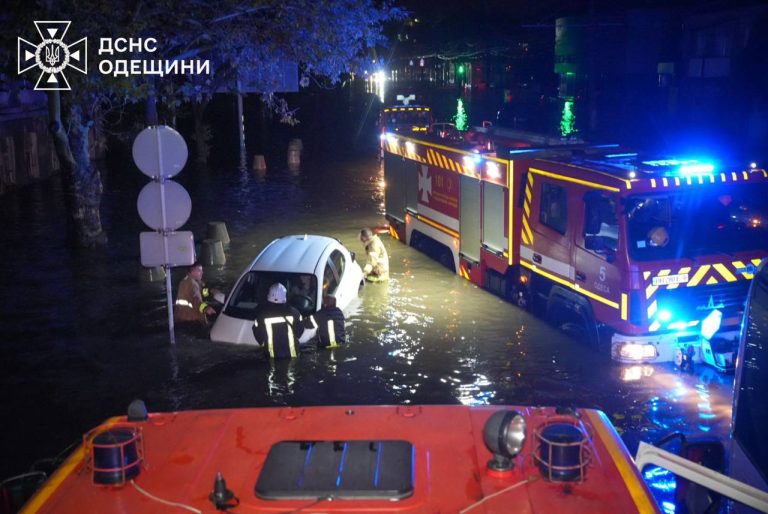 Одессу затопило из-за ливня: погибли девять человек, перебои со светом (фото)