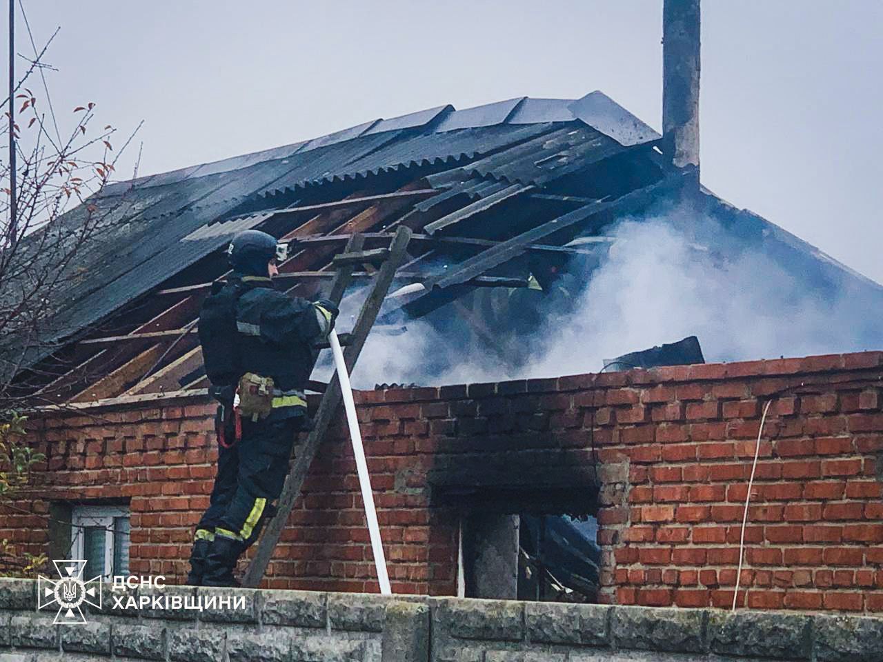 БпЛА атакували приватний сектор на Харківщині: горіли три будинки (фото)