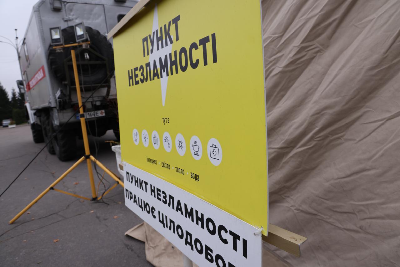 Кулеба: без света, тепла, воды 100 тысяч людей – на восстановление нужно время