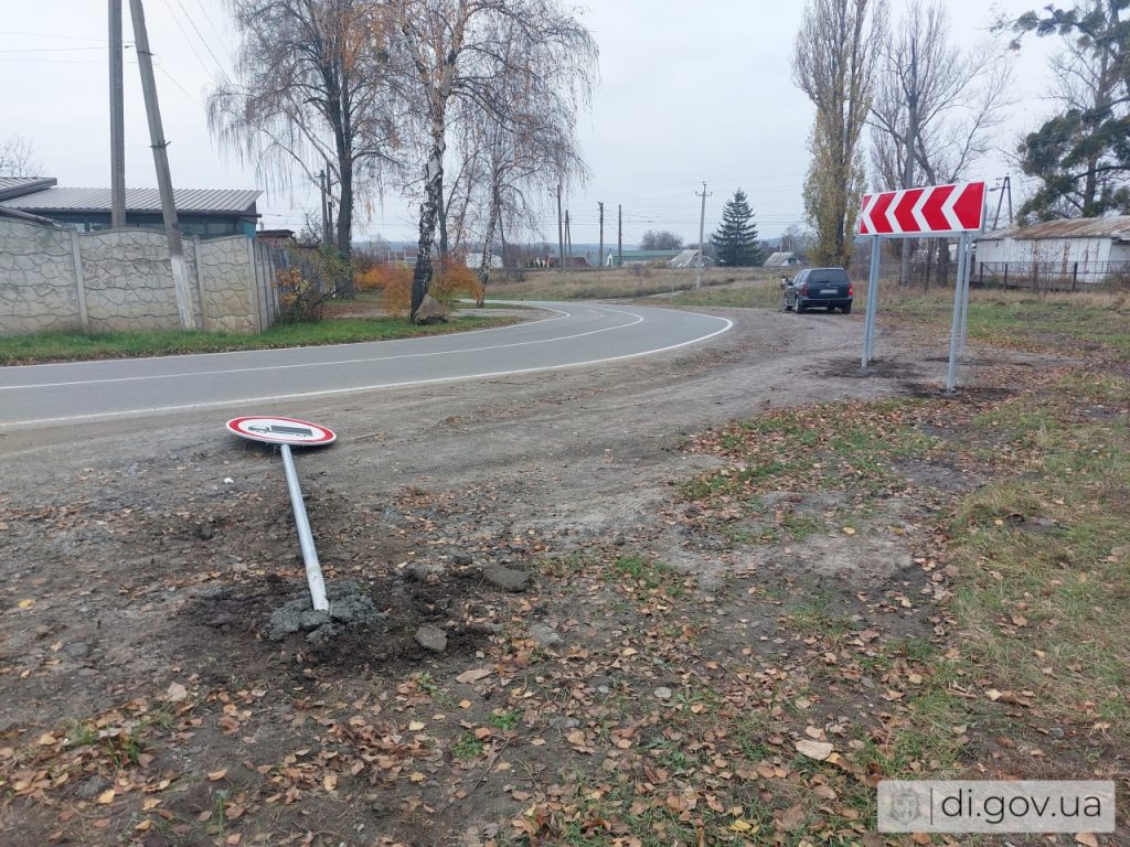 дорожные знаки повредили под Харьковом