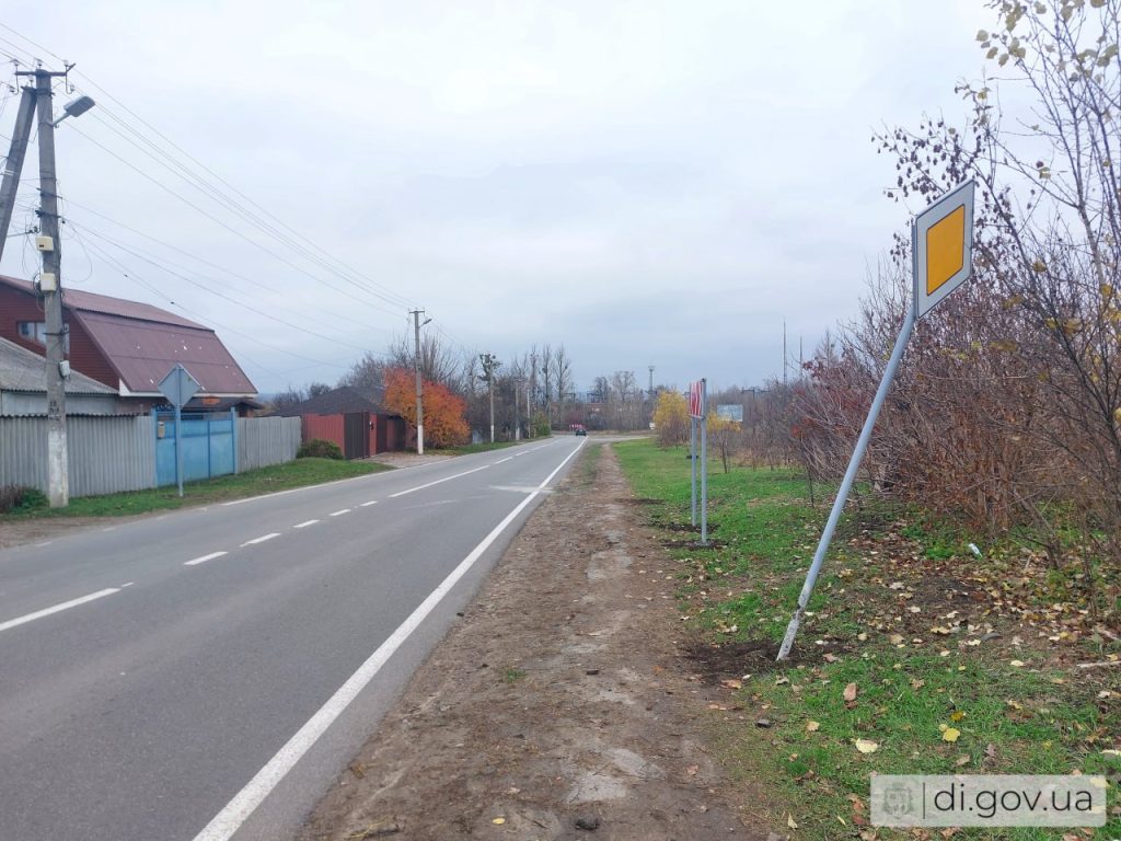 дорожные знаки повредили под Харьковом