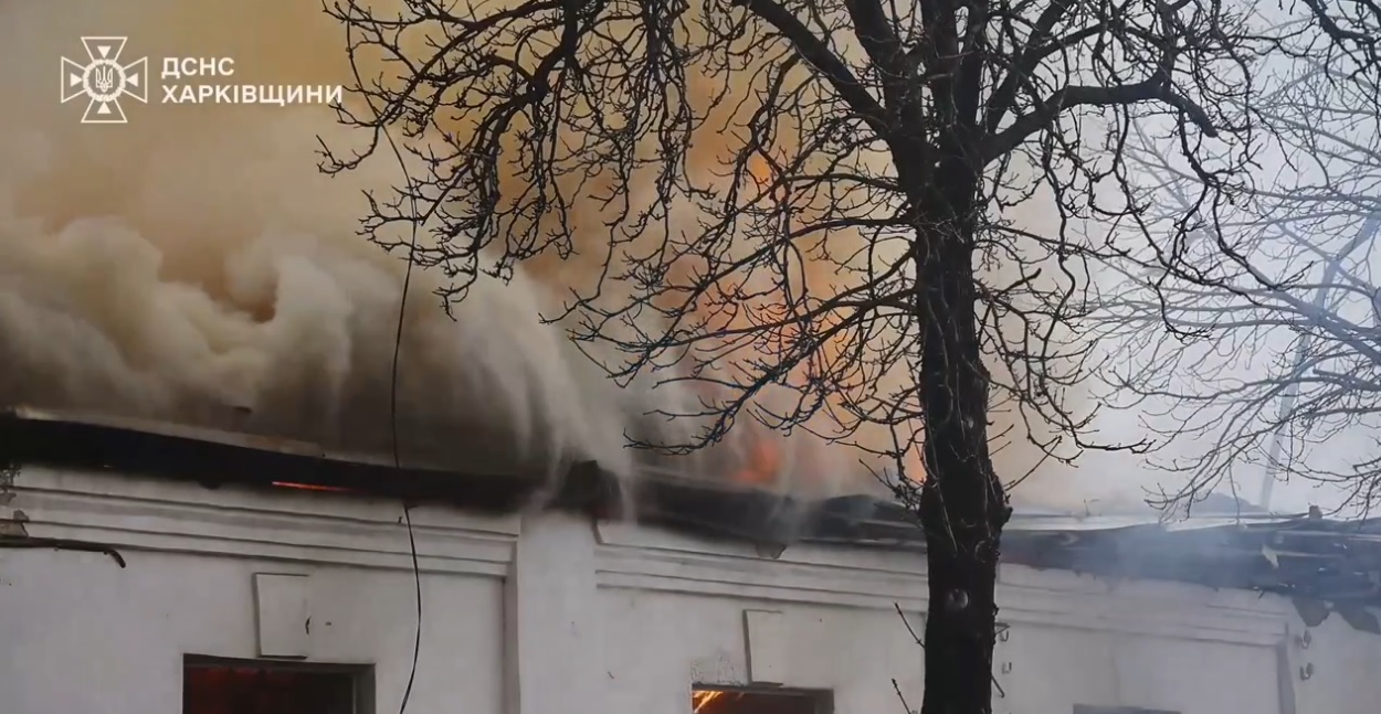 У Харкові загасили пожежі після ранкової атаки БпЛА (відео)