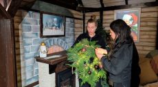 «Казковий вайб» уже в метро Харкова: як прикрашають станції до Нового року 📹