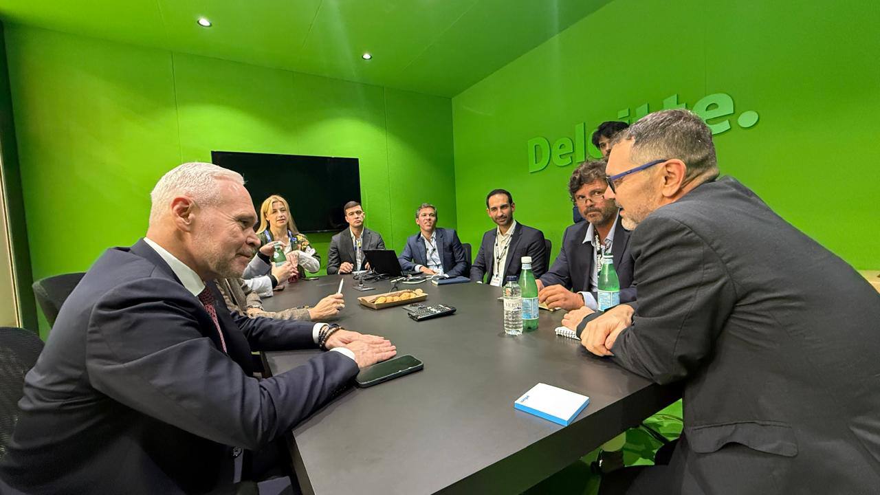 Мер Харкова зустрівся з партнером зі стратегії «розумного міста» у Барселоні