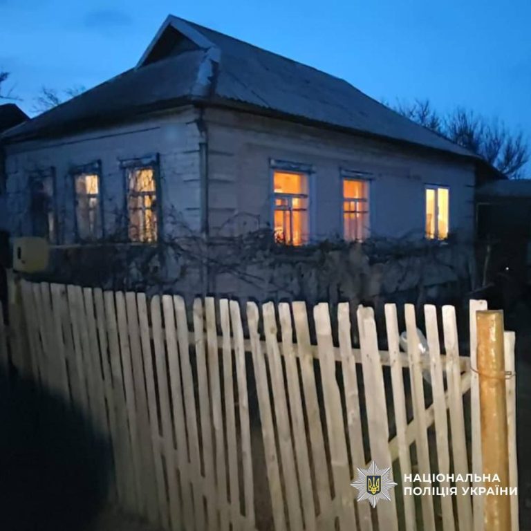 Привязал женщину к стулу, а потом вынес технику и деньги: подозревают местного