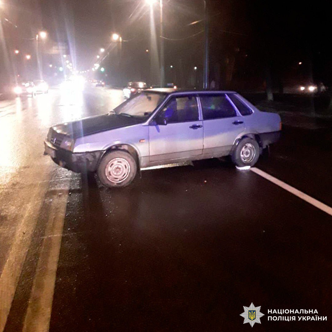 Насмерть сбил пенсионерку: полиция разыскивает свидетелей ДТП в Харькове