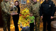 “Вони не забуті”: копи привітали з Різдвом сім’ї загиблих побратимів