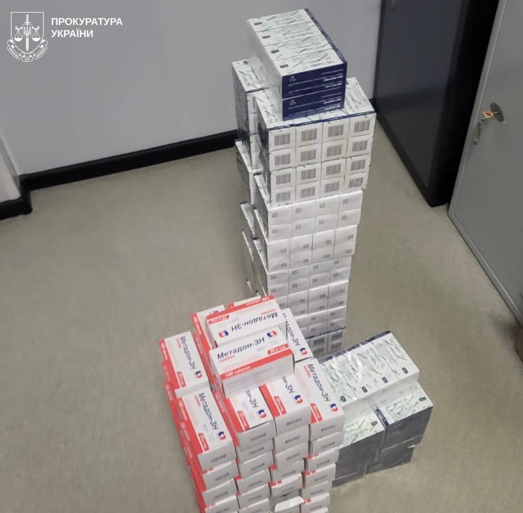 Врачи-наркологи продавали метадон