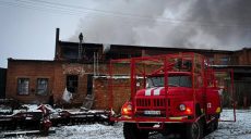 Вранці росіяни атакували село на Харківщині – почалася пожежа (фото)