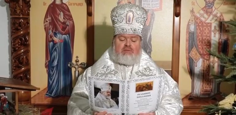 Быть носителями света призвал в Рождество архиепископ Харьковский Митрофан 📹