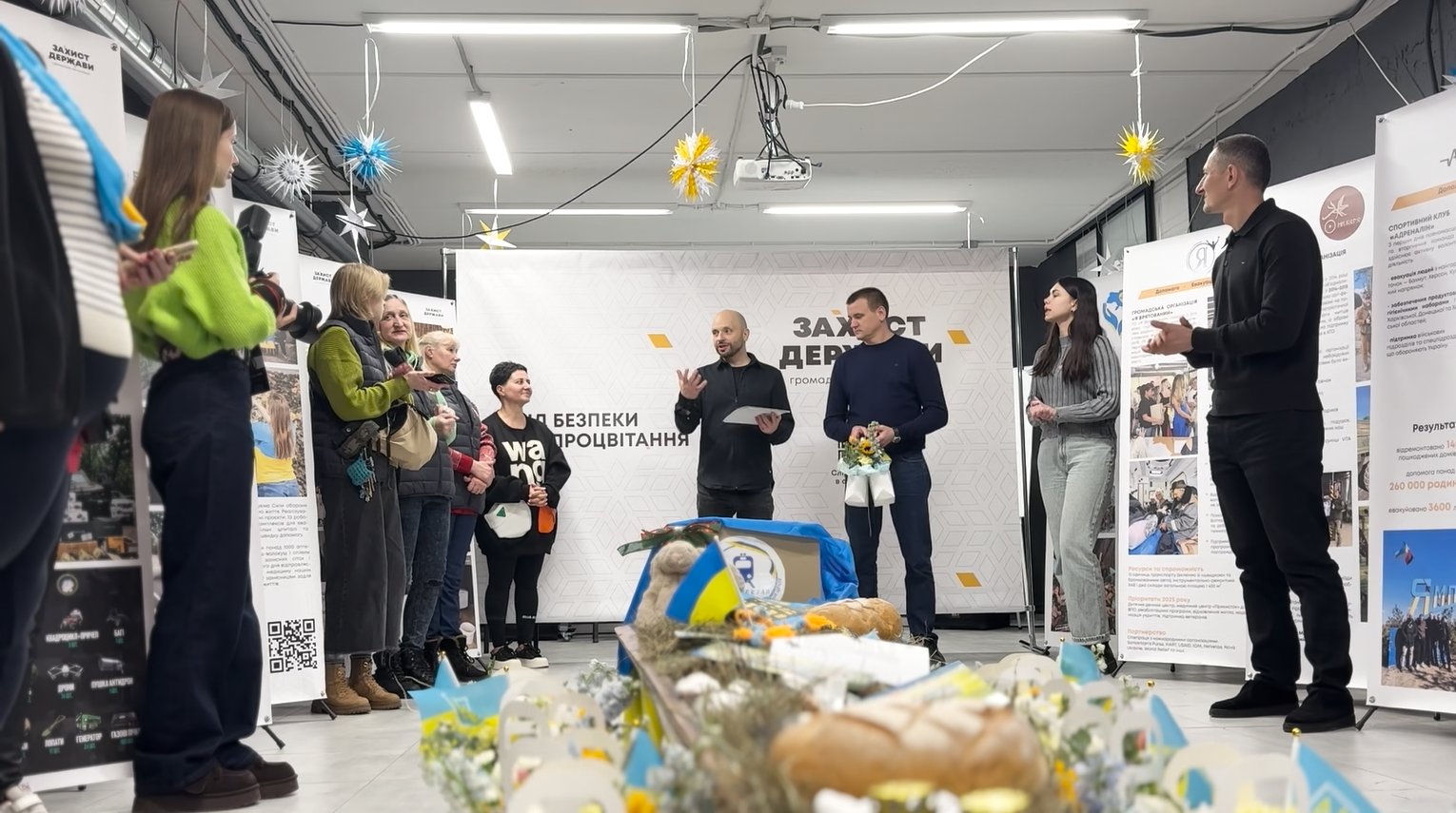 Выставка к Международному дню волонтера открылась в Харькове (видео)