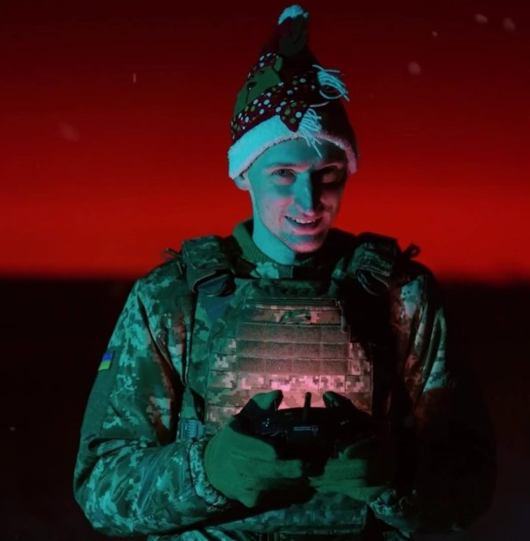 Без подарунків не залишаться: Санта везе презенти на позиції ЗСУ (відео)