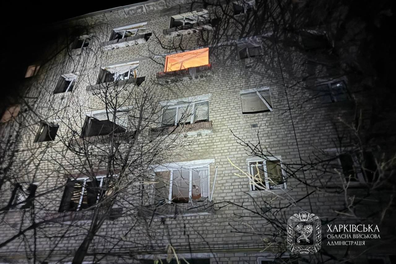 КАБы ударили по Изюму: тела супругов доставали из-под завалов (фото)