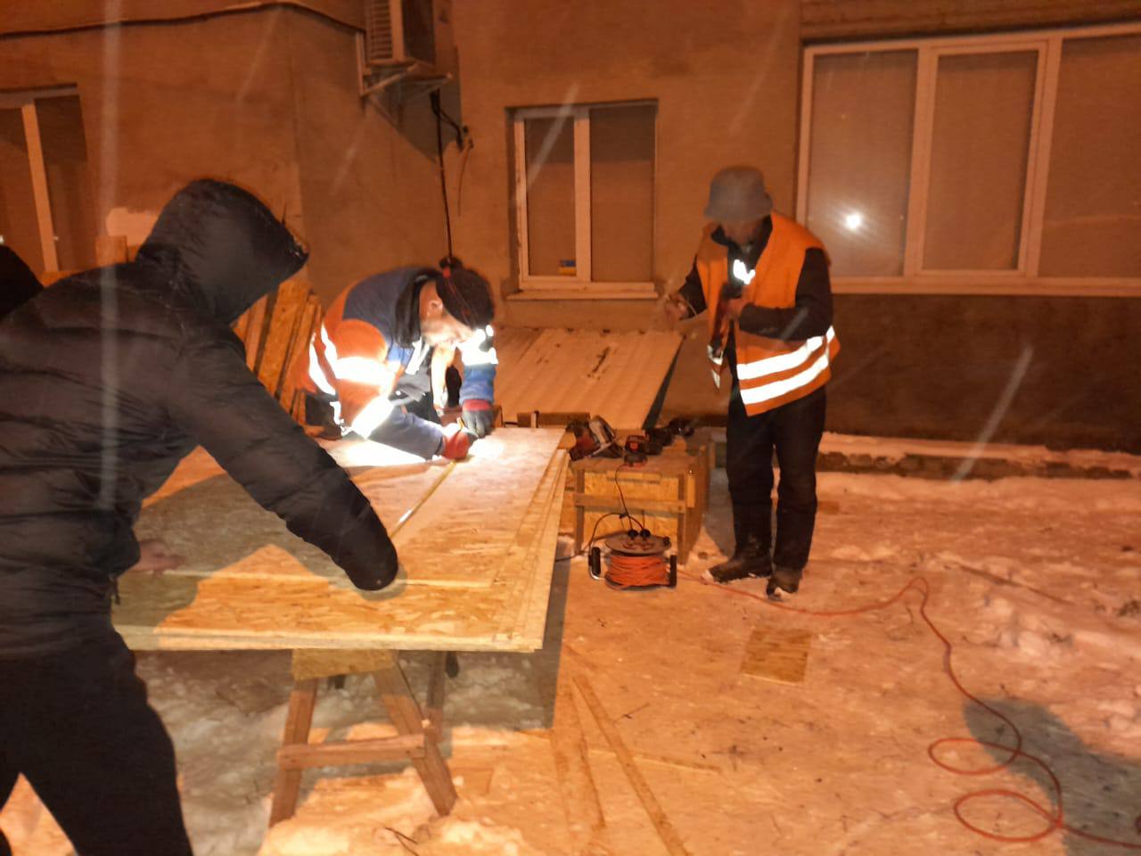 В Харькове забивают окна после удара КАБом 26 декабря