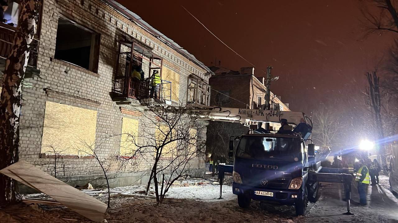 Удар КАБом по Клочковской: подсчитали, сколько домов повреждено (фото)