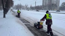 Снег расчищают в Харькове: за трое суток вывезли больше 1000 кубометров 📹