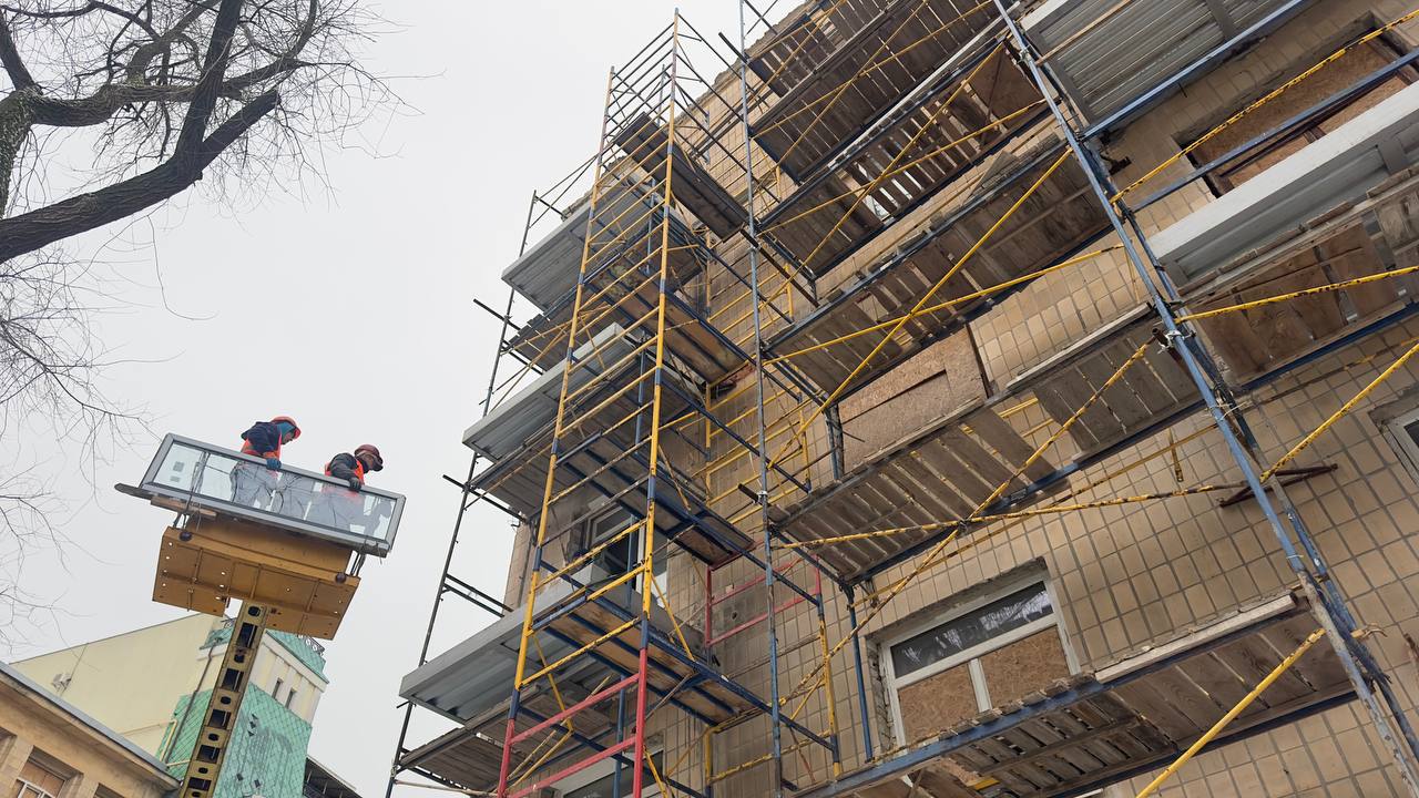 Зруйновані РФ будинки відновлять у Харкові коштом держсубвенції: перелік