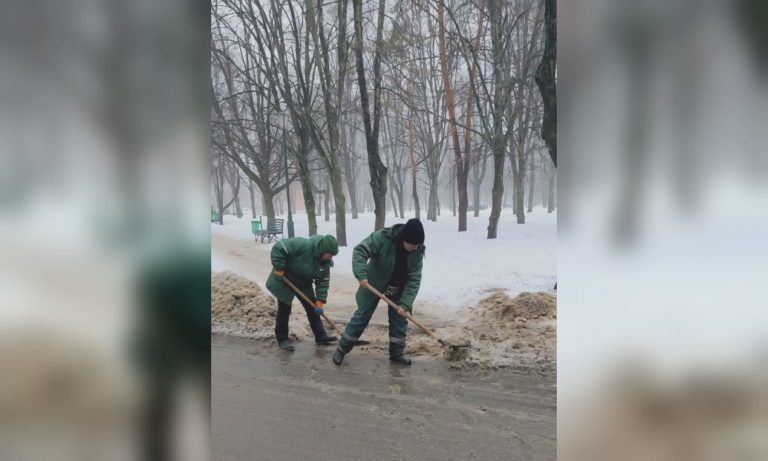 Гололед в Харькове: хватает ли техники и работников, сообщил Терехов (видео)