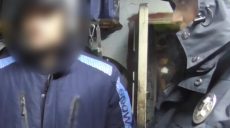 Рецидивист вынес из чужого дома еду и вещи: что ему грозит