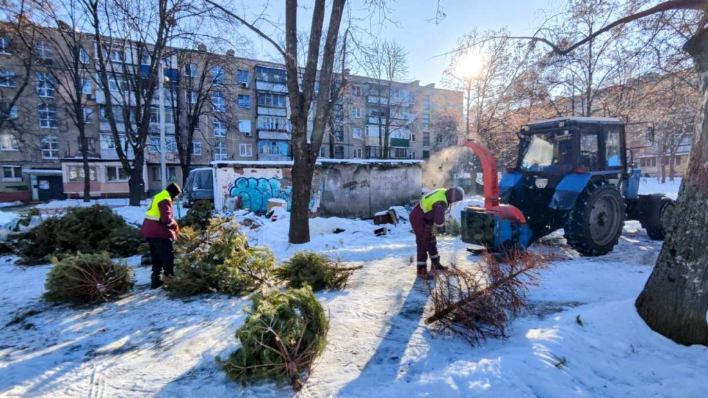 елки убирают в Харькове