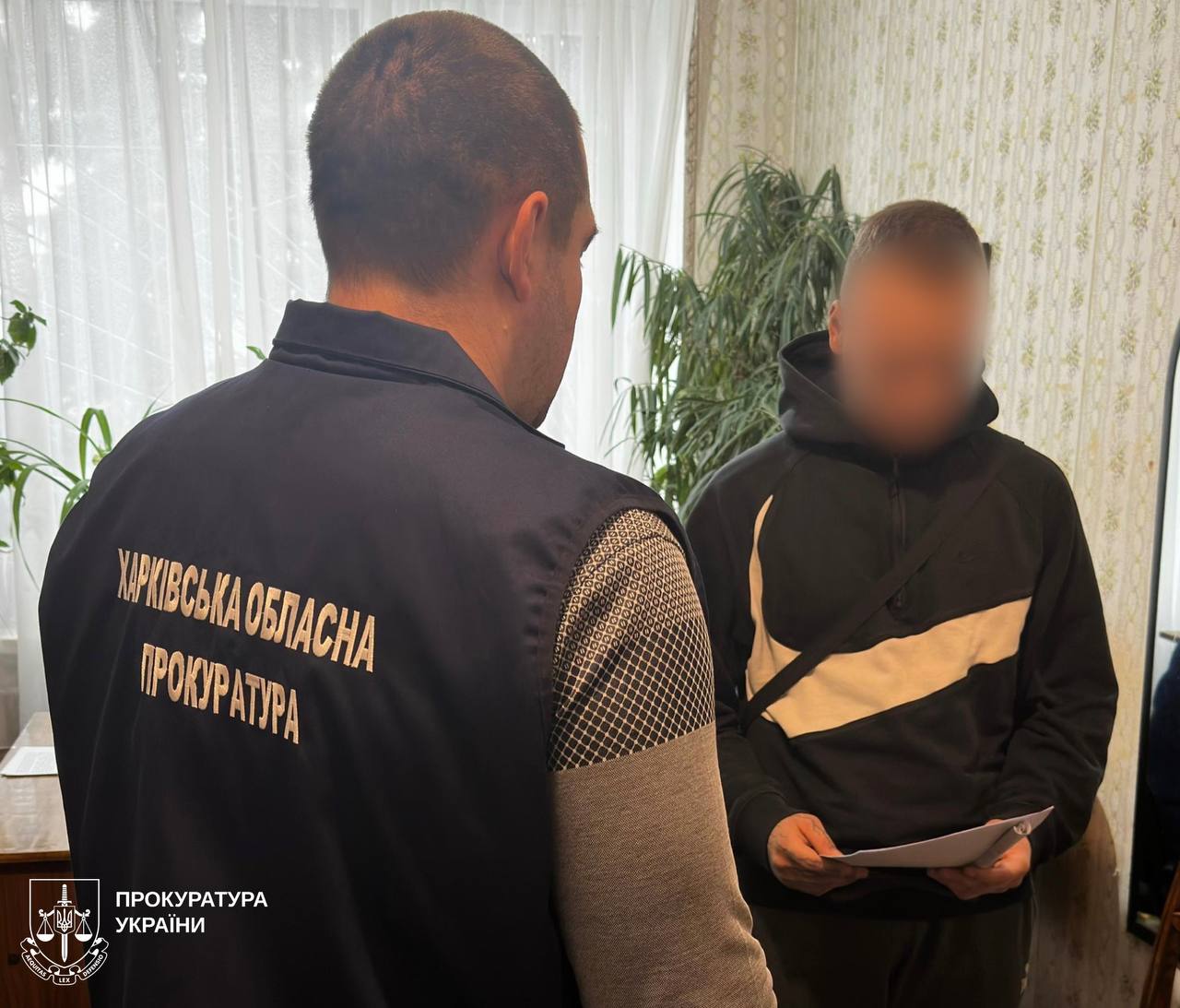 Побив, погрожував і забрав гроші: 18-річного затримали на Харківщині