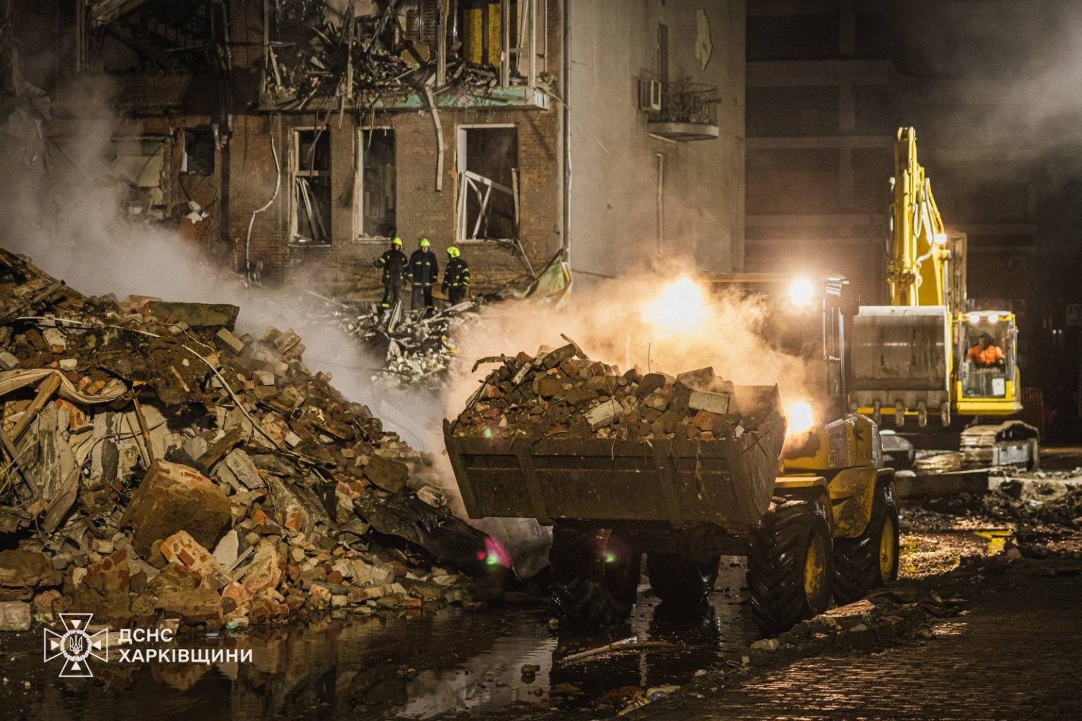В Харькове под завалами могут находиться пять человек (фото/видео)