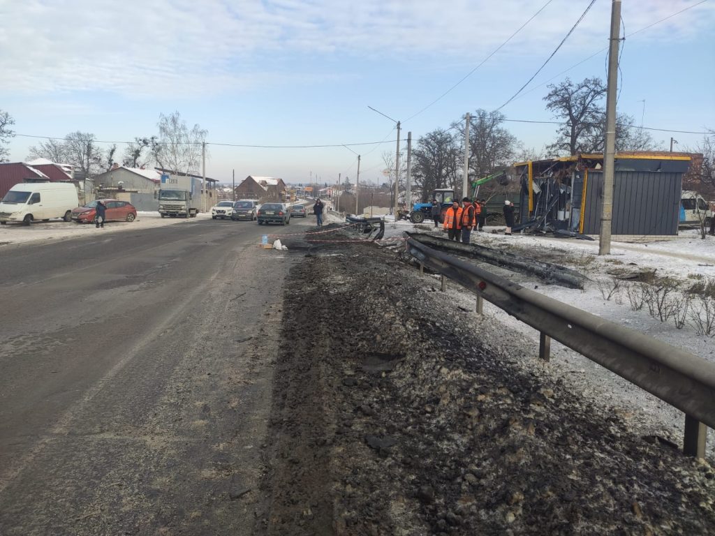 БпЛА влетел в дорогу в Мерефе