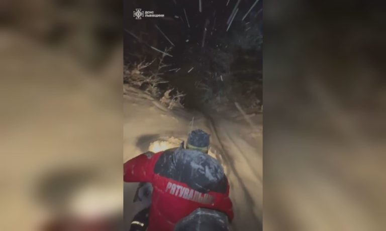 Харьковчанин заблудился в горах: мужчине помогли спасатели (видео)