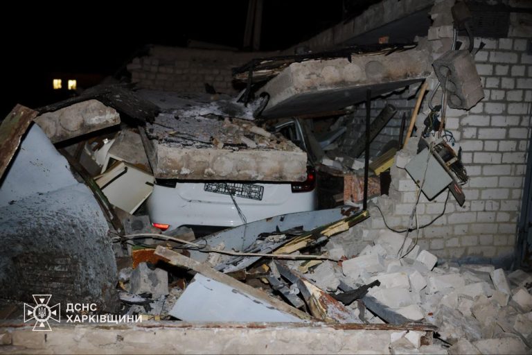 Последствия вечернего обстрела Харькова ликвидировали спасатели (фото)