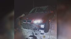 Украла авто и въехала в бетонные столбы: подозрение вручили девушке в Чугуеве