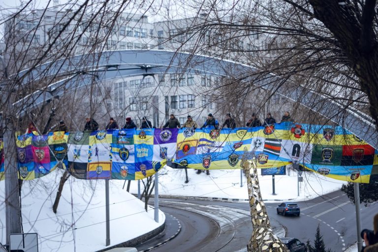 Несли два флага: как прошел День соборности Украины в Харькове (фото)