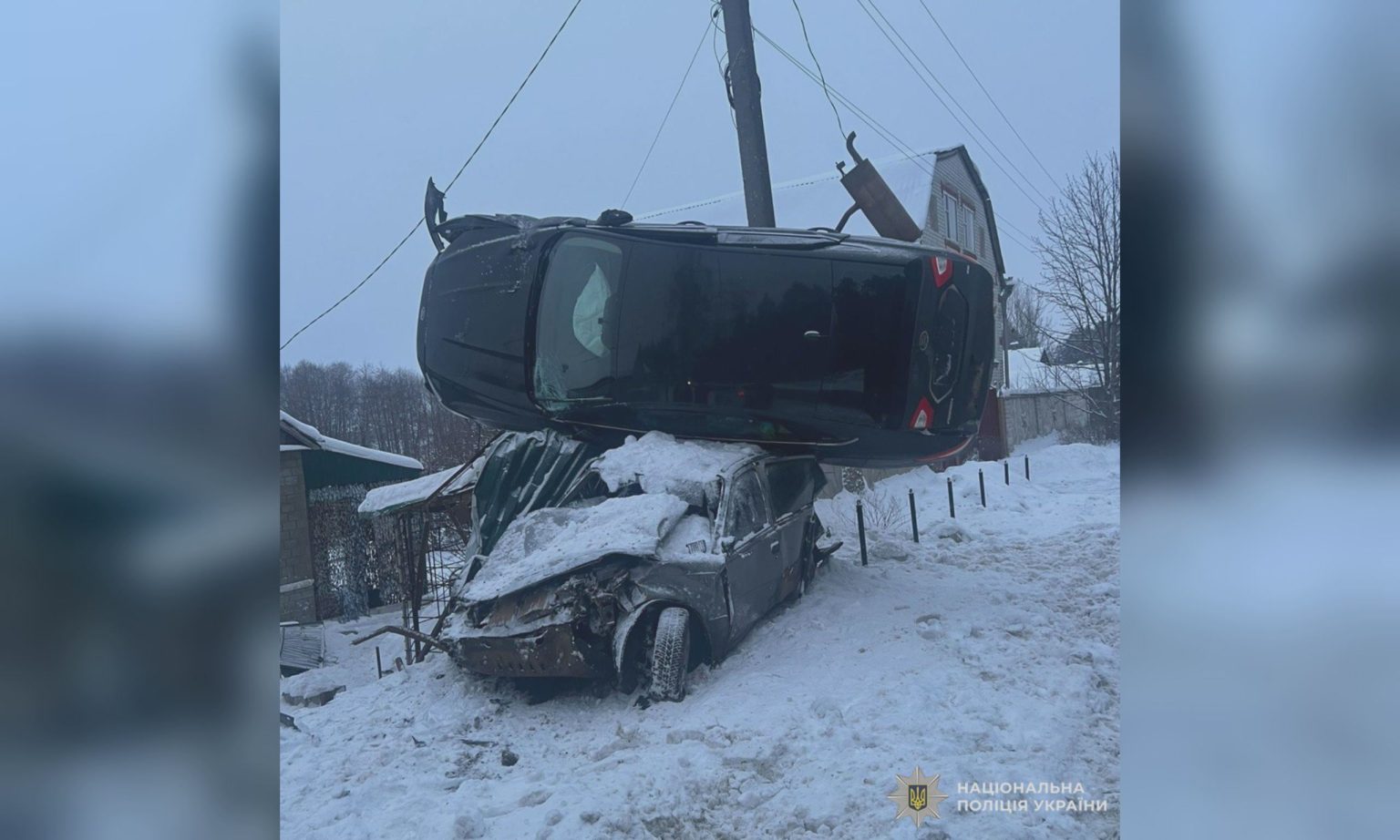 Автомобили были как сэндвич: эпическое ДТП произошло под Харьковом 📹