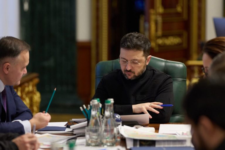 Правила комендантского часа могут пересмотреть на время морозов — Зеленский