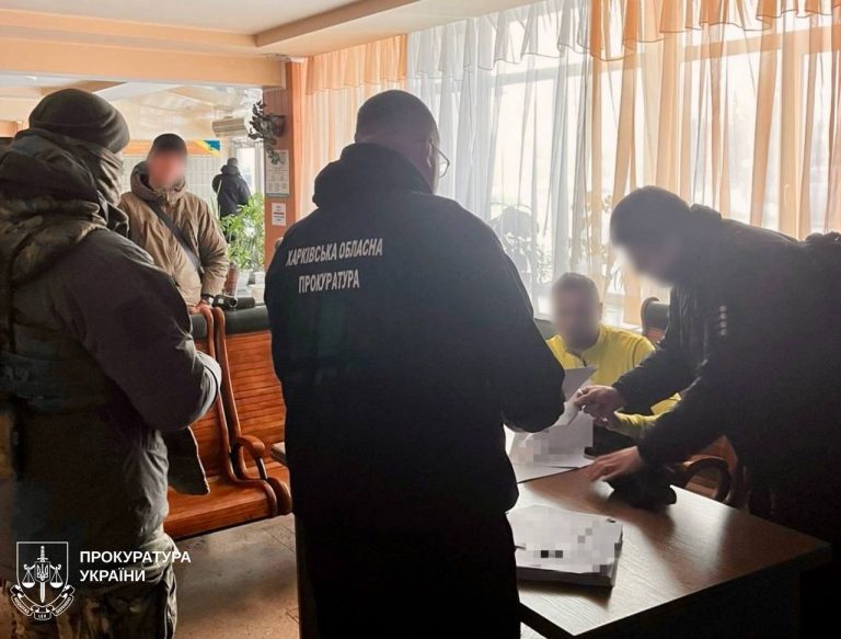 На взятке и махинациях с весом марихуаны разоблачили полицейских в Харькове