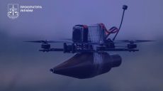 FPV-дрон ударил по гражданскому авто на Харьковщине: ранены супруги