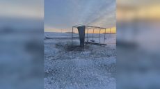 Оккупанты разрушили остановку на Золочевщине (фото)