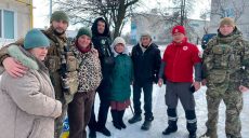 Женщину с восемью котами и собакой вывезли из Купянского района