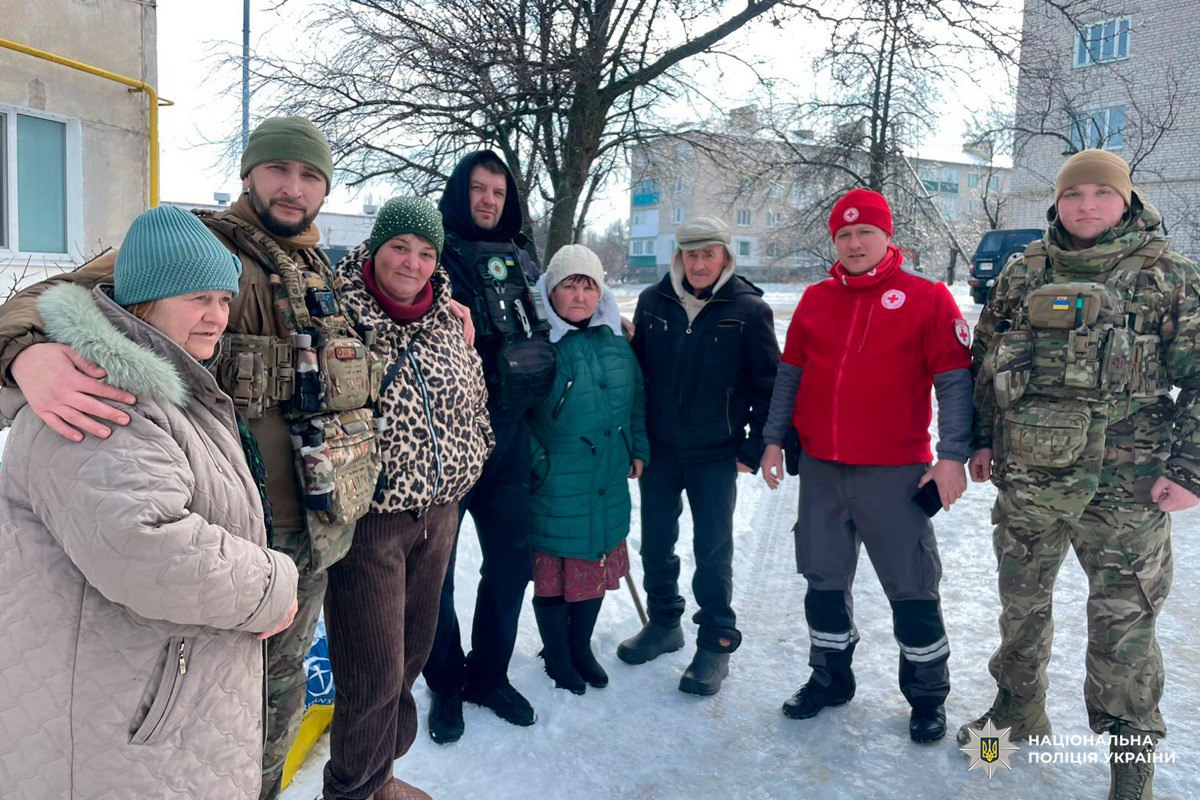 Жінку з вісьмома котами та собакою вивезли з Куп’янського району