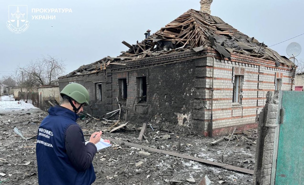 Пошкоджено 80 будинків: як ліквідували наслідки атаки РФ на Лозову (відео)