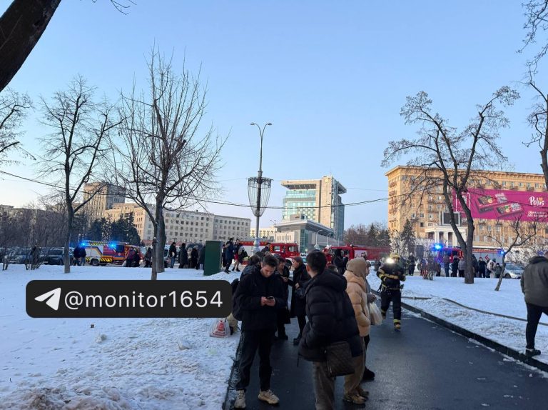 В саду Шевченко горит ресторан – СМИ (фото/видео)